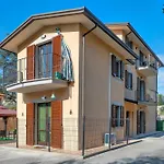 Guesthost - Casa Delle Vacanze Pianello (Umbria)