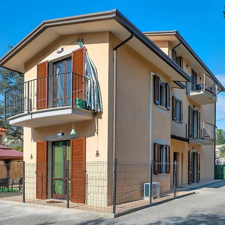 Guesthost - Casa Delle Vacanze Pianello (Umbria)